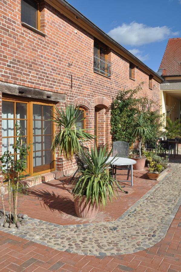 Pension Güldenpfennig Tangermünde Exterior foto